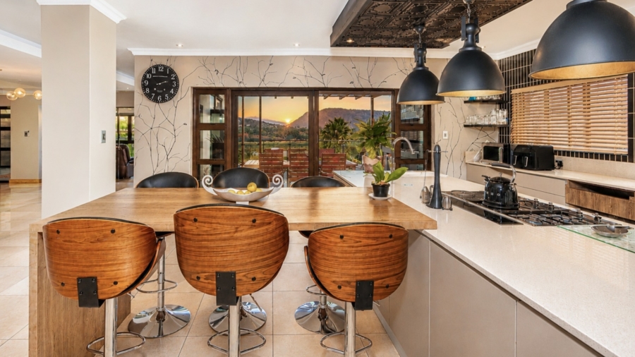 8 Bedroom Property for Sale in Birdwood Estate North West